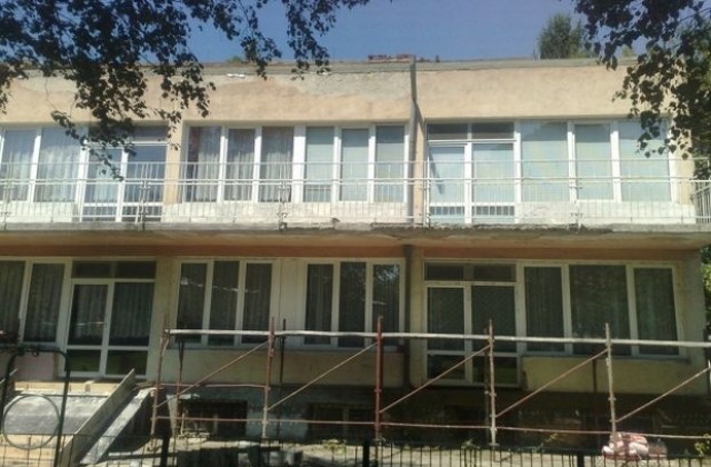 Усилен ремонт на детска ясла в Разлог