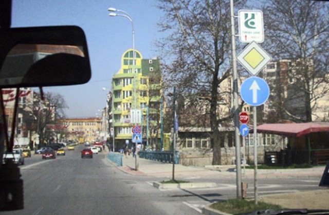 Възстановяват движението по затворения участък от бул. ”Св. Димитър Солунски”