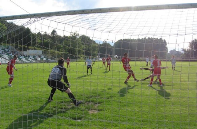 20 футболисти за новото първенство в Локо Мездра