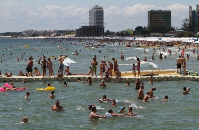 Слънчево и горещо