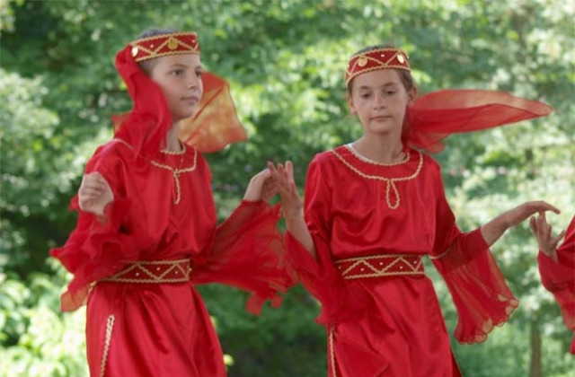 Веселина домакинства на Четвъртия национален фестивал на турския фолклор