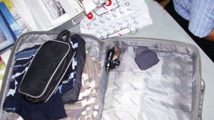 Пачки с близо 100 000 евро и над 70 000