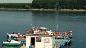 Силистренци масово преплуваха Дунава