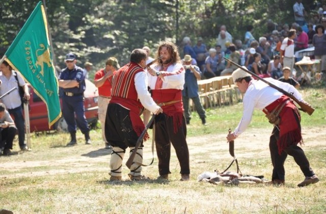 Над 3000 души се събраха на Агликина поляна