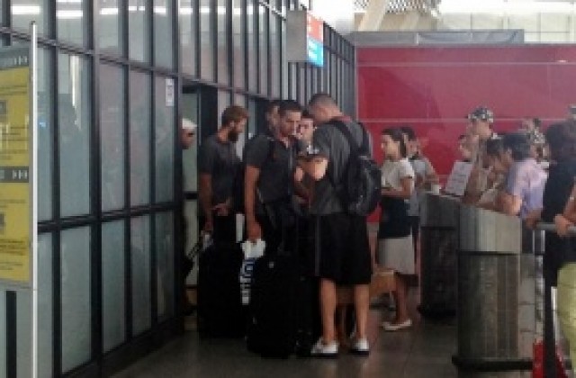 Вкусна изненада причака националите на Летище София