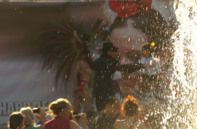 Синоптиците предупреждават за опасно горещо време -обявен е код червено в шест области