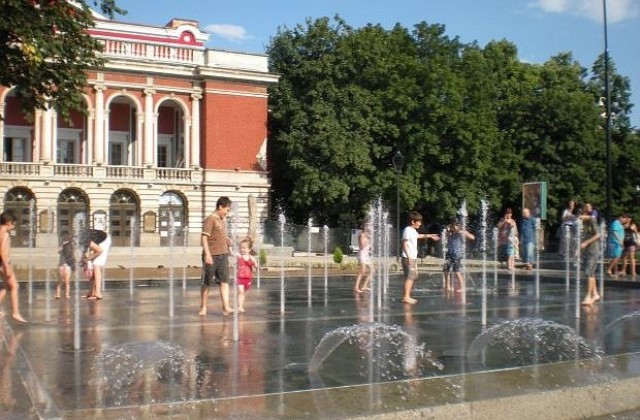 Рекордните 41 градуса отчетоха в Ловеч, над 40 по Целзий в Монтана и Русе