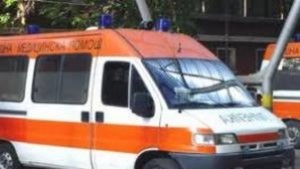 20годишна скочи от жилищен блок на ул Левски за да