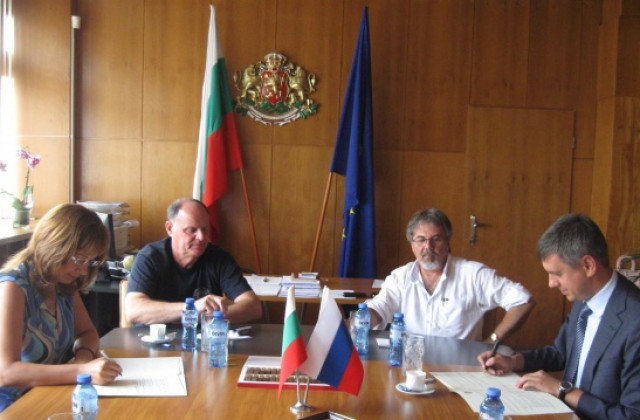 Кметовете на Казанлък и Толияти подписаха протокол за сътрудничество