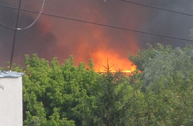 Румънски пожар за малко не предизвика катастрофа в Силистра