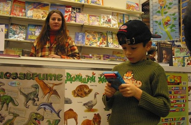 По-често се купували играчки, с които децата да играят сами