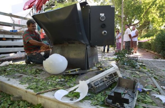 Експлозия край банкомат в Атина