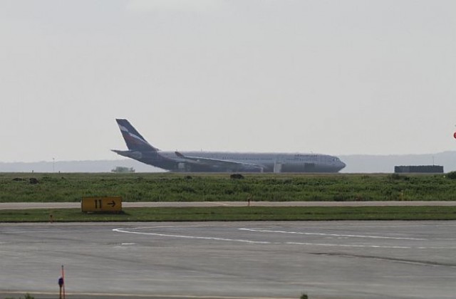 Затвориха летището на Амстердам заради бомба от Втората световна война