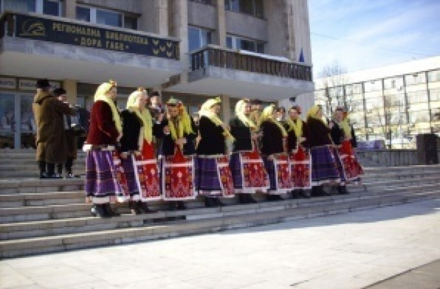 Генерал Тошево с отличие за принос в развитието на фолклорните традиции