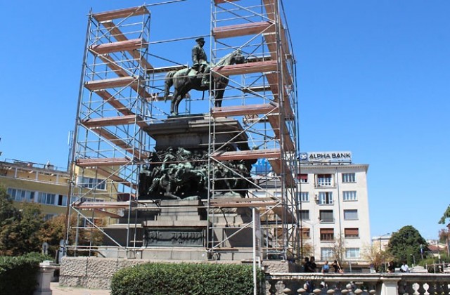 Свалят паметника на Цар Освободител за ремонт
