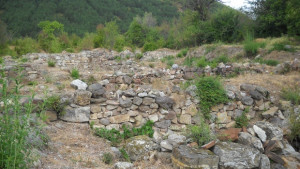 Спира работата по укрепване на срутището край крепостта Туида откриха