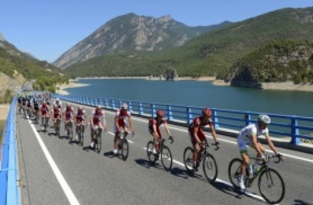 Родригес спечели етапа и увеличи аванса си на върха на генералното класиране, Данаил Петров финишира 48-и