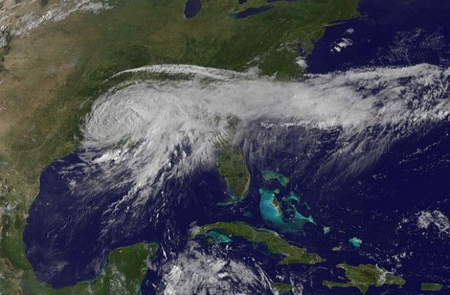 Петият за сезона ураган, Кърк, се заражда в Атлантическия океан