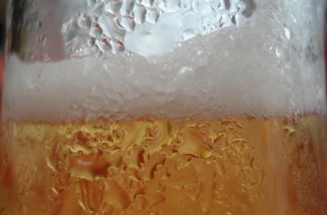 Умереното пиене на бира подмладява, откриха български учени
