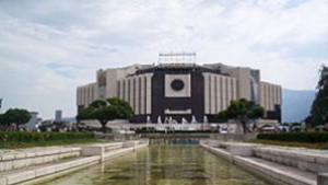Творба на добричлийка краси централната метростанция на НДК