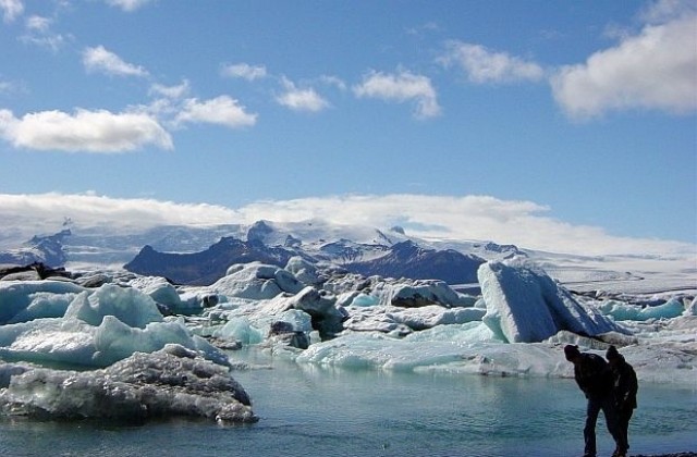 Плавателна авантюра в Арктика - предупреждение за бързото топене на ледовете