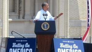 Логото на Обама като стар кубински постер а на Ромни