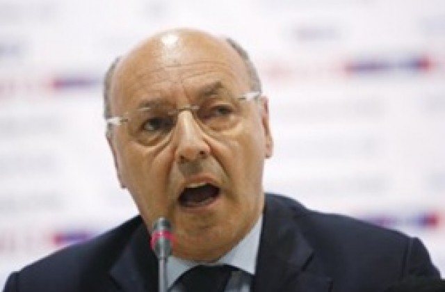 Ювентус на среща с Фиорентина за „случая Бербатов“