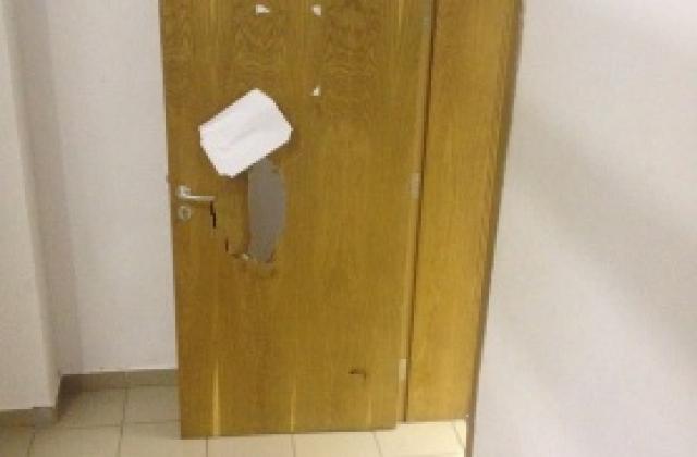 От яд, азерите потрошиха съблекалнята в Самоков