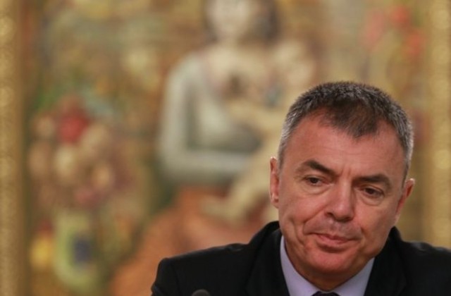 Министърът на образованието рекламира европейска програма за учени