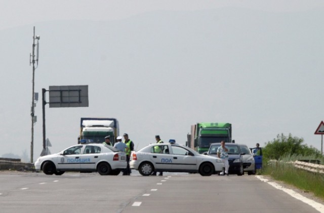 Катастрофа между два ТИР-а затвори временно Прохода на Републиката