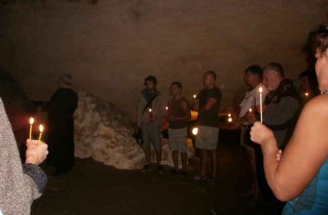 Русенски пещерняци почетоха свои загинали колеги