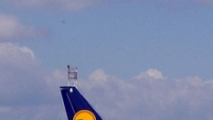 Започна стачката на стюардите и стюардесите на Луфтханза в Берлин
