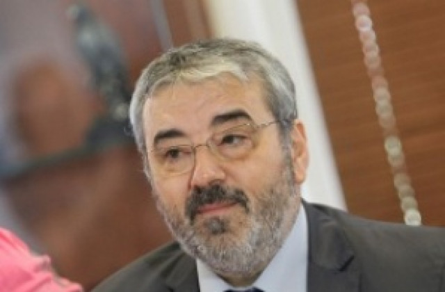 Надеждите шуменската топлофикация да  заработи през този отоплителен сезон са много малки, смята Семерджиев