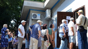 Чакаме на опашка средно пет минути наймного в пощата и