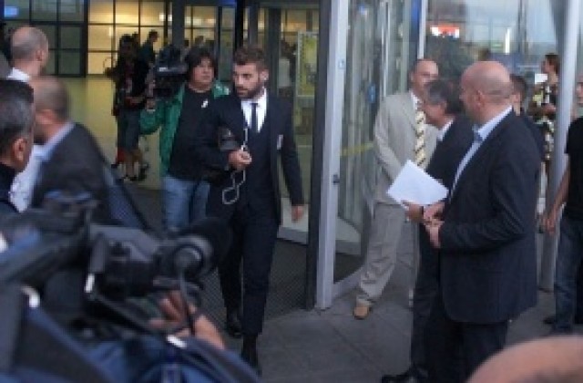 ВИДЕО: Италия е в София, посрещнаха ги Мис Национален отбор и 20 фена