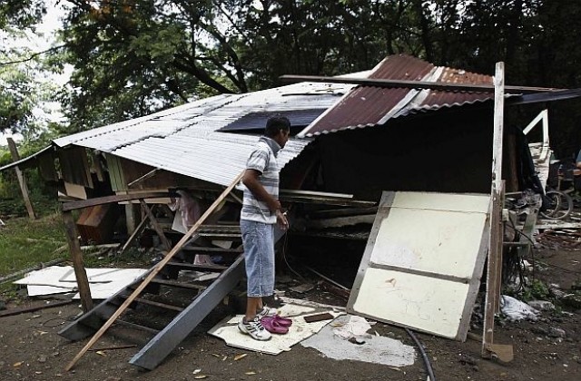 Десетки загинали при серия от трусове в Китай