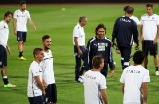 Италия отмени тренировката си на стадион „Славия“