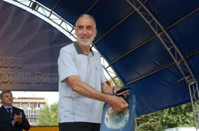 Димо Маринов отново ги разби на кроса