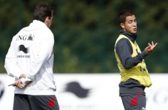 Шеф в белгийския футбол поиска от националния селекционер да срита Азар отзад