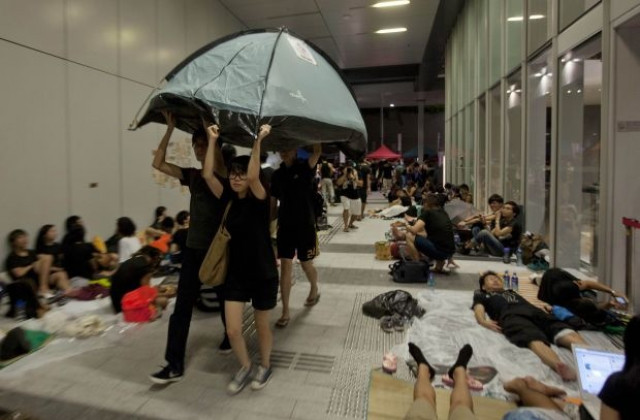 Жертвите от земетресенията в Китай станаха най-малко 80 души