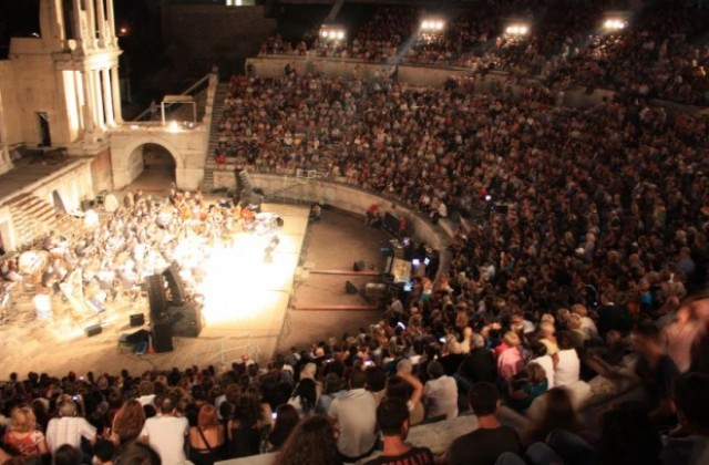 Античният театър препълнен за магията на Максим Ешкенази