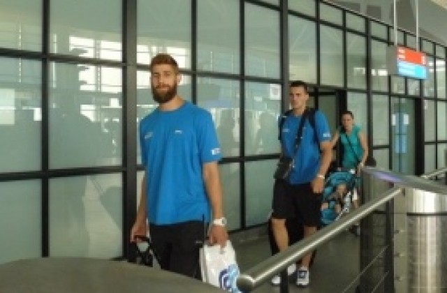 Тити обръснал Костов за късмет, той решава в понеделник къде ще играе