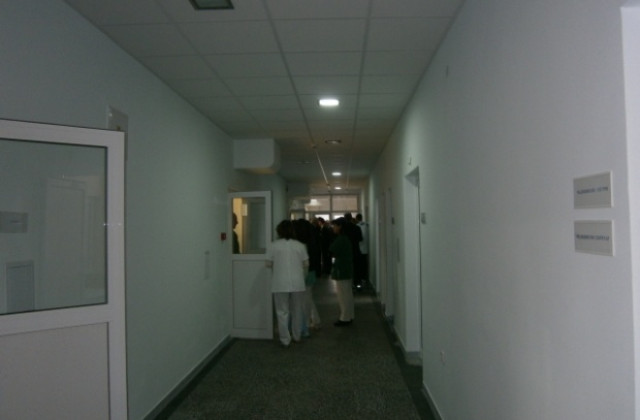 Пиян мотоциклетист и спътникът му в болница след катастрофа