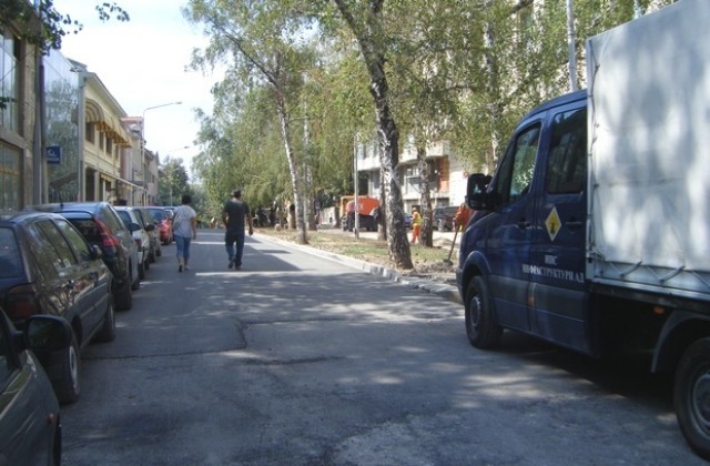 Приключва асфалтирането на Улицата на глада, подхващат Велчо Джамджията и Ив. Вазов