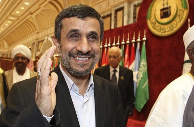 Ахмадинеджад обвини Запада, че унищожава дъждовни облаци, движещи се към Иран