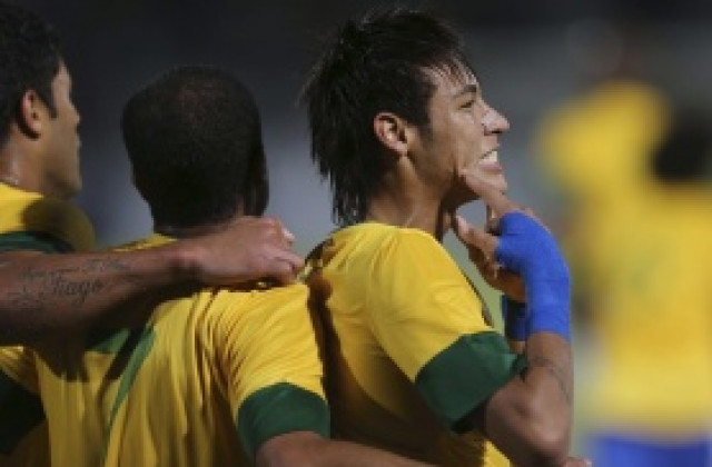 ВИДЕО: Неймар и Оскар с фрапиращи пропуски при разгрома над Китай