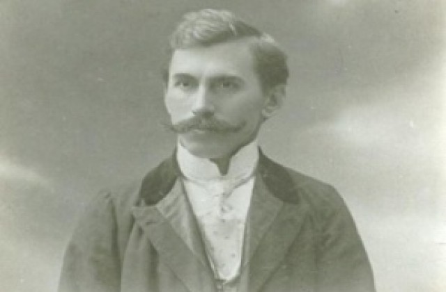 Издигат паметник на проф. Иван Шишманов в Свищов