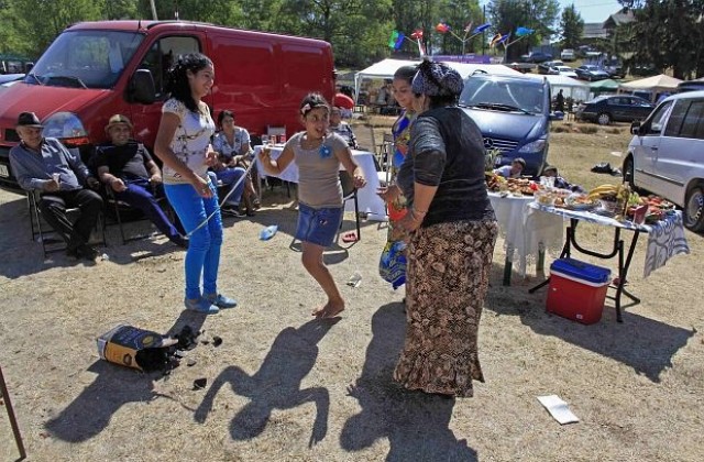 Румънски роми ще протестират по време на посещението на френски министри в Букурещ