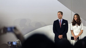 Принц Уилям и Катрин откриха завод на РолсРойс в Сингапур