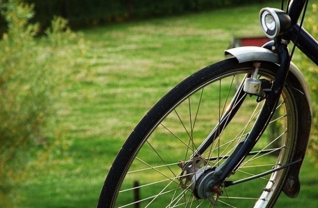 Младеж без книжка блъсна 15-годишен велосипедист и избяга